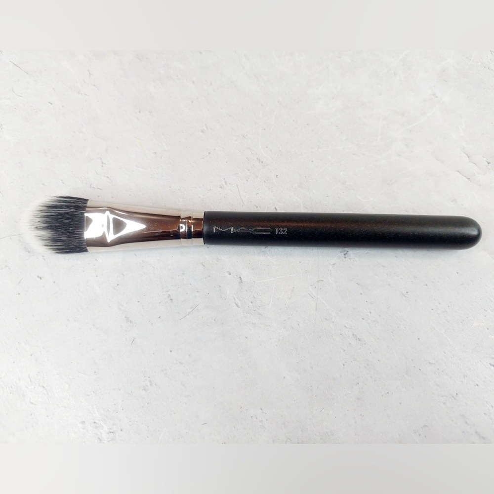 MAC Cosmetics 132 Duo Fibre Foundation Brush
